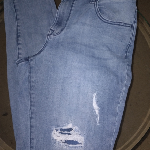 Maurices Distressed High Rise, Size Medium - Picture 2 of 7